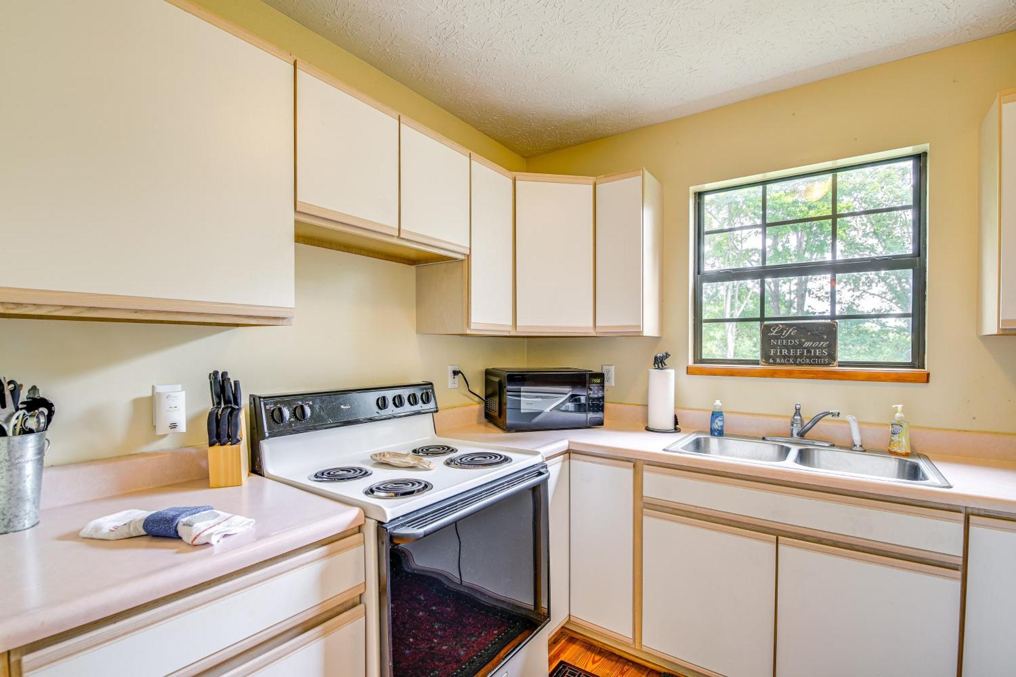 Pet-Friendly Sevierville Rental With Private Hot Tub Eksteriør billede